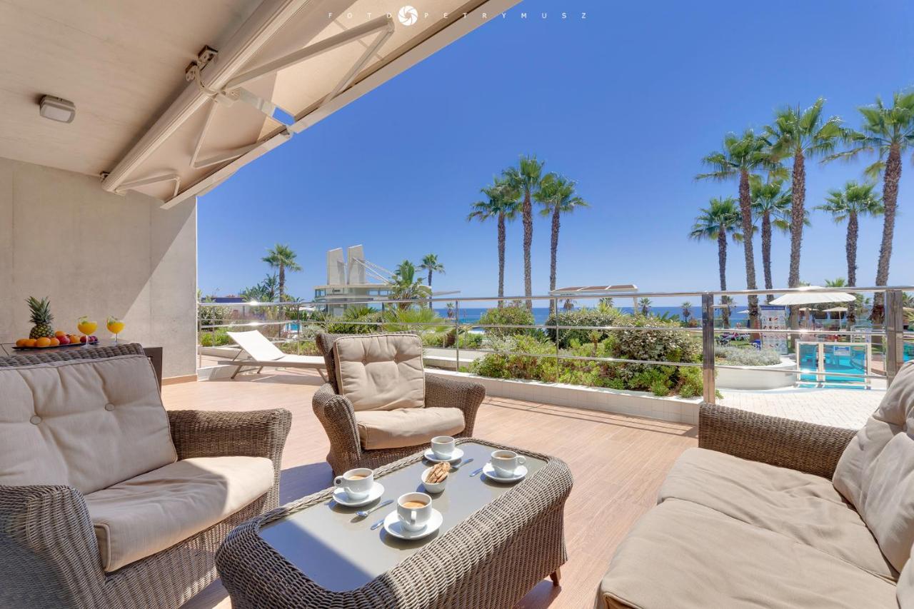 Sea Senses Skyline Torrevieja Apartment Bagian luar foto