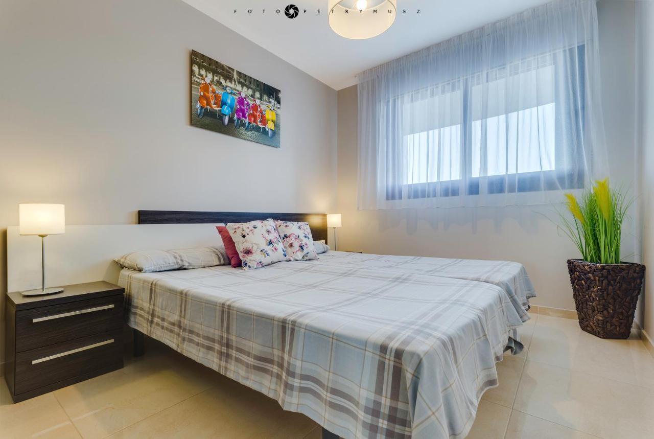 Sea Senses Skyline Torrevieja Apartment Bagian luar foto